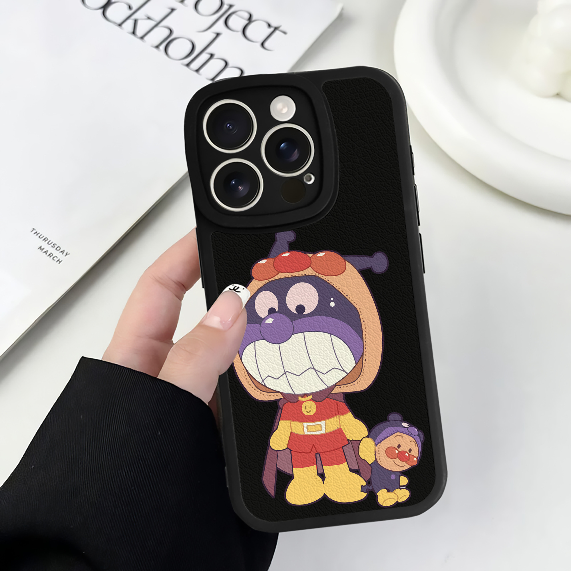 （画像用） アンパンマン Anpanman 【iPhone 16シリーズ対応】シリコンスマホケース（レザー調） 材質：シリコン